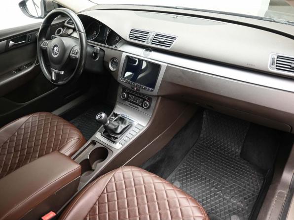 Volkswagen Passat B7 с пробегом 2011 года, цена 909 000 рублей, 281754 км, седан, Автокод Объявления