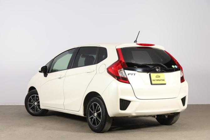 Honda Fit III Рестайлинг с пробегом 2017 года, цена 1 179 000 рублей, 101000 км, хэтчбек, Автокод Объявления
