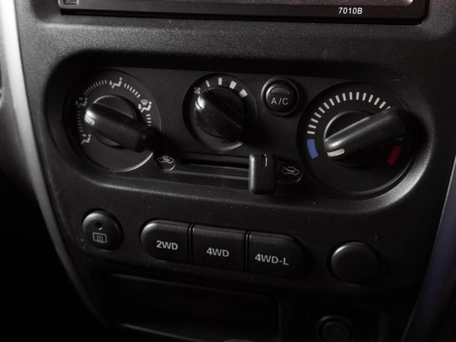 Suzuki Jimny III Рестайлинг 2 Ростов-на-Дону  - изображение 12