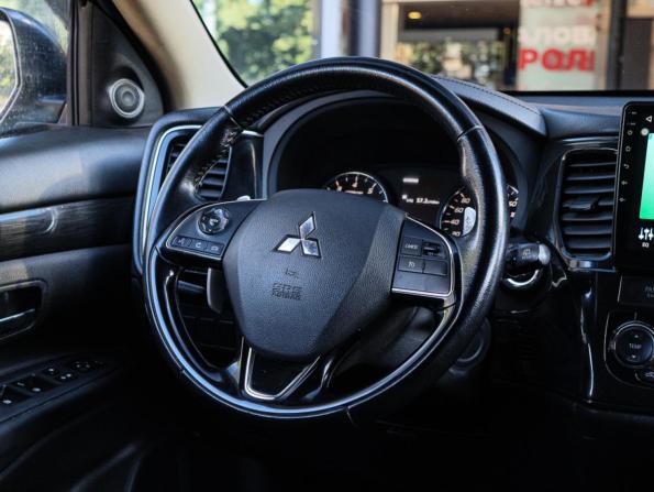 Mitsubishi Outlander III Рестайлинг 2 с пробегом 2016 года, цена 1 350 000 рублей, 309554 км, внедорожник, Автокод Объявления