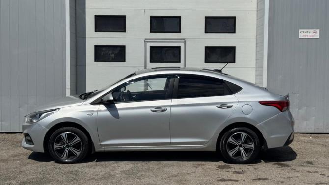 Hyundai Solaris II с пробегом 2017 года, цена 902 000 рублей, 188048 км, седан, Автокод Объявления