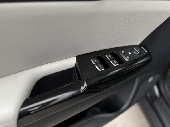 Kia Sportage IV с пробегом 2016 года, цена 2 250 000 рублей, 89185 км, внедорожник, Автокод Объявления