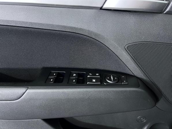 Hyundai Elantra VI (AD) Рестайлинг с пробегом 2019 года, цена 1 770 000 рублей, 68546 км, седан, Автокод Объявления