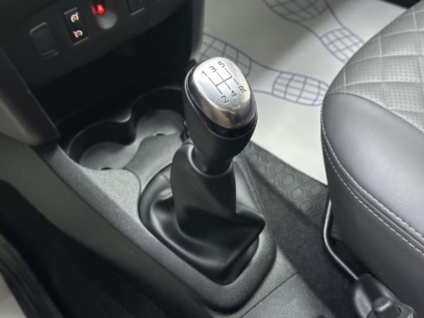 Renault Sandero II Рестайлинг с пробегом 2021 года, цена 1 299 000 рублей, 71347 км, хэтчбек, Автокод Объявления