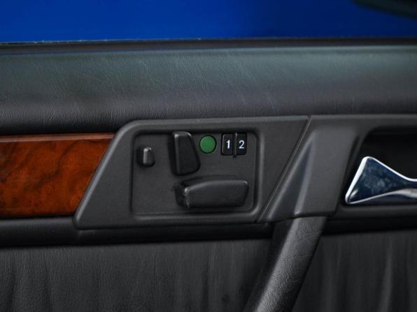 Mercedes-Benz E-Класс I (W124) с пробегом 1993 года, цена 5 350 000 рублей, 30276 км, седан, Автокод Объявления