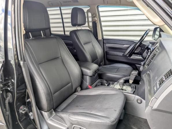 Mitsubishi Pajero IV Рестайлинг 2 с пробегом 2015 года, цена 2 495 000 рублей, 180471 км, внедорожник, Автокод Объявления
