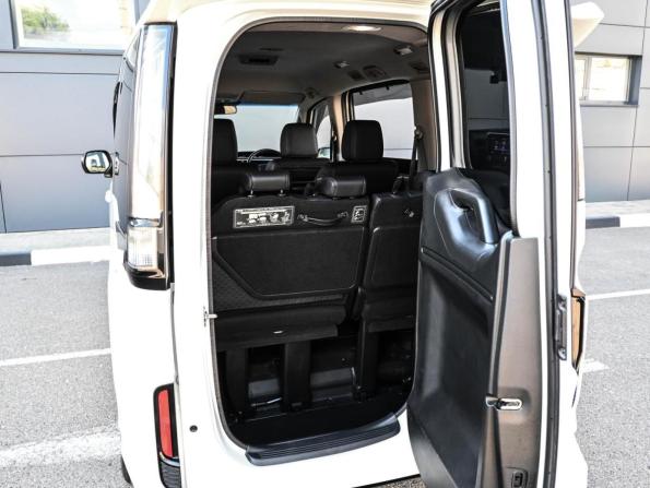 Honda Stepwgn V Рестайлинг с пробегом 2019 года, цена 2 739 000 рублей, 67217 км, минивэн, Автокод Объявления