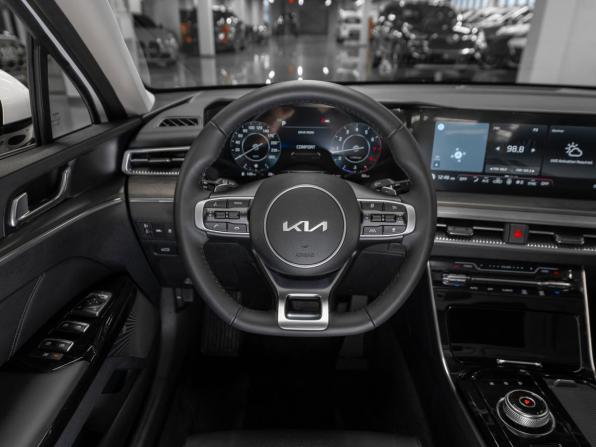 Kia K5 III с пробегом 2025 года, цена 4 000 000 рублей, 12 км, седан, Автокод Объявления