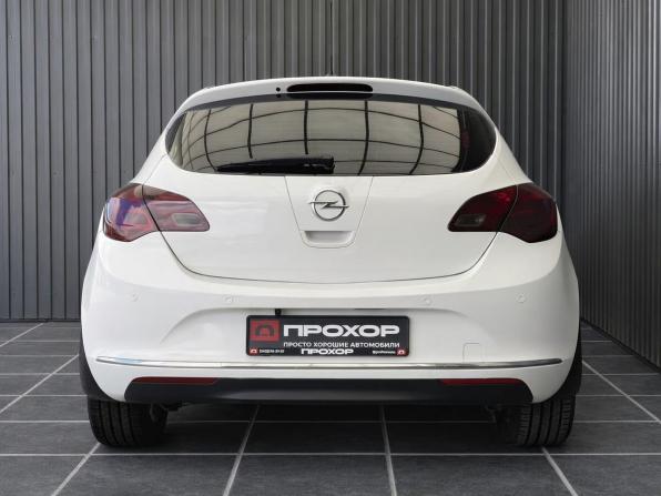 Opel Astra J с пробегом 2012 года, цена 687 000 рублей, 220877 км, хэтчбек, Автокод Объявления