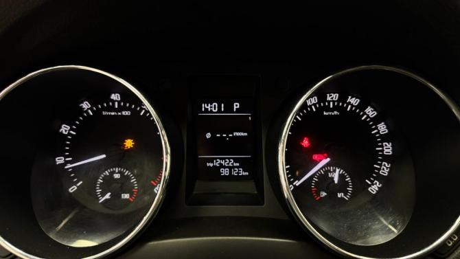 Skoda Yeti I Рестайлинг с пробегом 2015 года, цена 1 230 000 рублей, 98123 км, внедорожник, Автокод Объявления