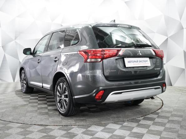 Mitsubishi Outlander III Рестайлинг 3 с пробегом 2018 года, цена 1 780 000 рублей, 205817 км, внедорожник, Автокод Объявления