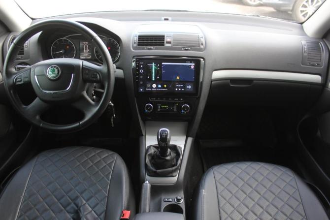 Skoda Octavia II (A5) Рестайлинг с пробегом 2011 года, цена 697 000 рублей, 280286 км, лифтбек, Автокод Объявления