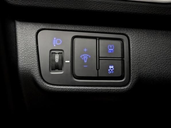 Hyundai Solaris II с пробегом 2017 года, цена 1 015 000 рублей, 226605 км, седан, Автокод Объявления