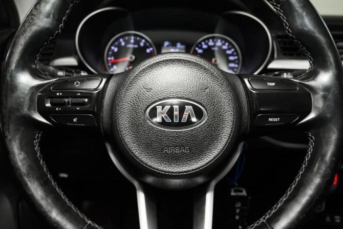 Kia Rio IV с пробегом 2017 года, цена 979 000 рублей, 259563 км, седан, Автокод Объявления
