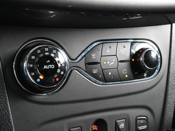 Renault Sandero II Рестайлинг с пробегом 2019 года, цена 1 299 000 рублей, 62427 км, хэтчбек, Автокод Объявления