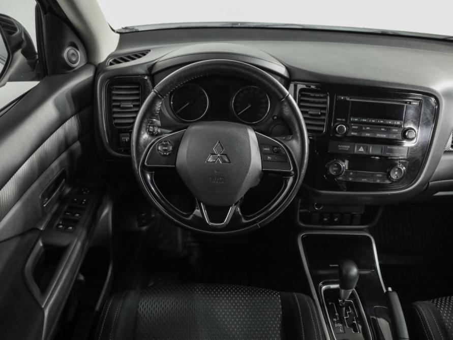 Mitsubishi Outlander III Рестайлинг 2 Санкт-Петербург  - изображение 11