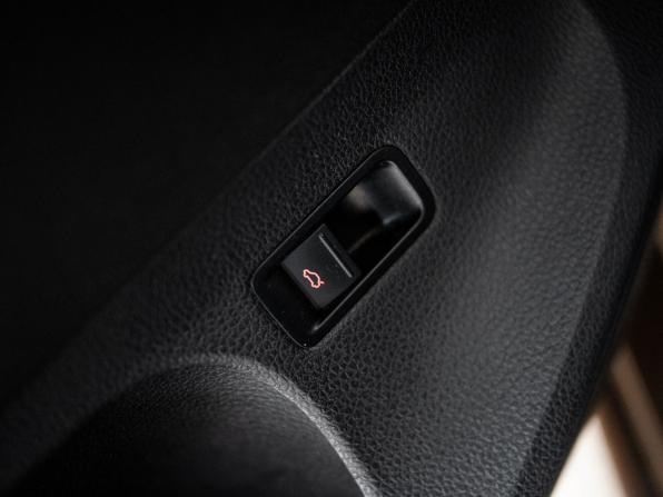 Volkswagen Polo V Рестайлинг с пробегом 2016 года, цена 1 050 500 рублей, 115269 км, седан, Автокод Объявления