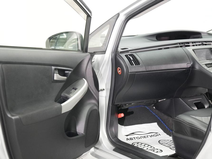 Toyota Prius III Рестайлинг (XW30) Новосибирск  - изображение 16