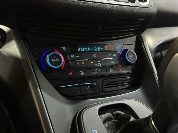 Ford Kuga II Рестайлинг с пробегом 2017 года, цена 1 590 000 рублей, 117268 км, внедорожник, Автокод Объявления