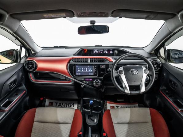 Toyota Aqua I Рестайлинг с пробегом 2015 года, цена 960 500 рублей, 99500 км, хэтчбек, Автокод Объявления