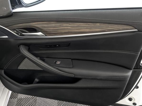 BMW 5 серии VII (G30/G31/G38) Рестайлинг с пробегом 2022 года, цена 5 329 000 рублей, 100111 км, седан, Автокод Объявления