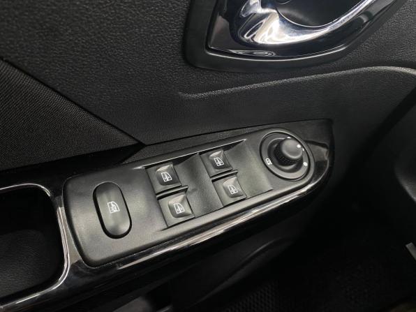 Renault Kaptur I с пробегом 2017 года, цена 1 580 000 рублей, 110100 км, внедорожник, Автокод Объявления