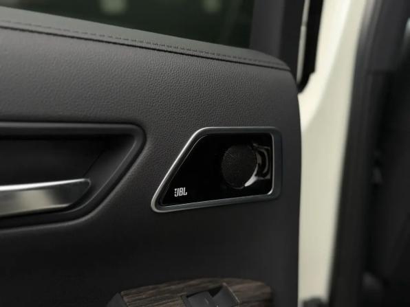 Toyota Land Cruiser 300 Series с пробегом 2023 года, цена 10 880 000 рублей, 50320 км, внедорожник, Автокод Объявления