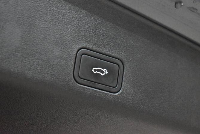 Geely Monjaro I с пробегом 2024 года, цена 3 300 000 рублей, 44026 км, внедорожник, Автокод Объявления