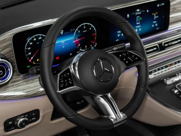 Mercedes-Benz V-Класс III (W447) Рестайлинг 2 с пробегом 2026 года, цена 37 200 000 рублей, 23 км, минивэн, Автокод Объявления