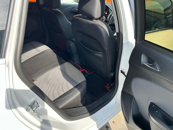 Opel Astra J Рестайлинг с пробегом 2015 года, цена 669 900 рублей, 195000 км, седан, Автокод Объявления