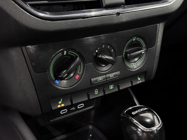 Skoda Rapid II с пробегом 2020 года, цена 880 000 рублей, 290647 км, лифтбек, Автокод Объявления