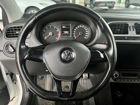 Volkswagen Polo V Рестайлинг с пробегом 2015 года, цена 895 000 рублей, 179030 км, седан, Автокод Объявления