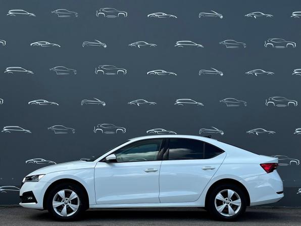Skoda Octavia IV (A8) с пробегом 2021 года, цена 2 210 400 рублей, 54126 км, лифтбек, Автокод Объявления