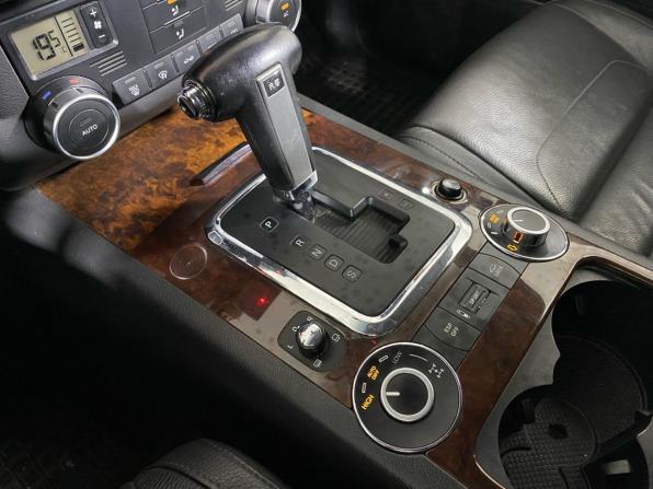 Volkswagen Touareg I Рестайлинг с пробегом 2008 года, цена 979 000 рублей, 224276 км, внедорожник, Автокод Объявления