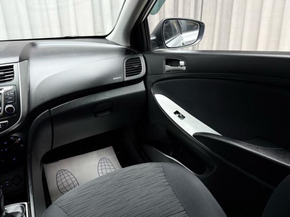 Hyundai Solaris I Рестайлинг с пробегом 2015 года, цена 879 000 рублей, 159816 км, хэтчбек, Автокод Объявления