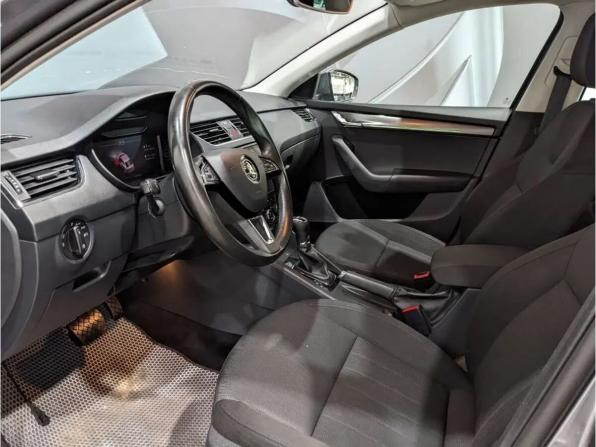 Skoda Octavia III (A7) Рестайлинг с пробегом 2019 года, цена 1 695 000 рублей, 207137 км, лифтбек, Автокод Объявления