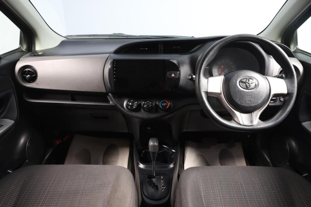 Toyota Vitz III (XP130) Новосибирск  - изображение 9