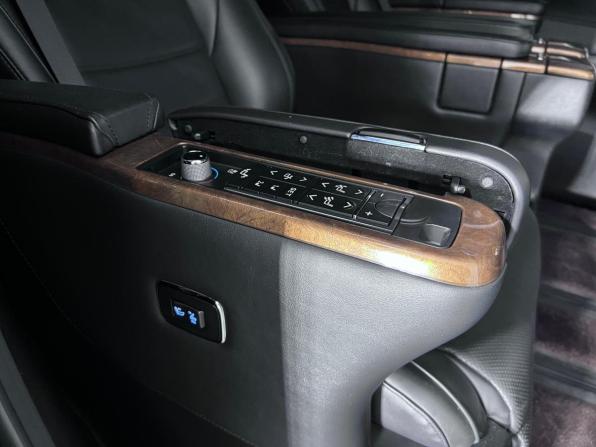 Toyota Alphard III с пробегом 2016 года, цена 3 350 000 рублей, 183410 км, минивэн, Автокод Объявления