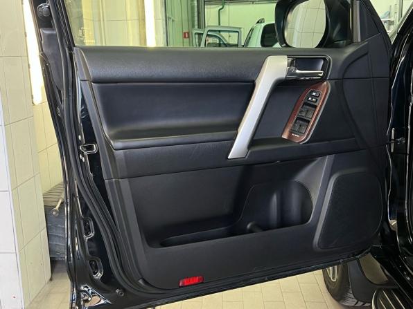 Toyota Land Cruiser Prado 150 Series Рестайлинг 2 с пробегом 2017 года, цена 3 990 000 рублей, 211610 км, внедорожник, Автокод Объявления