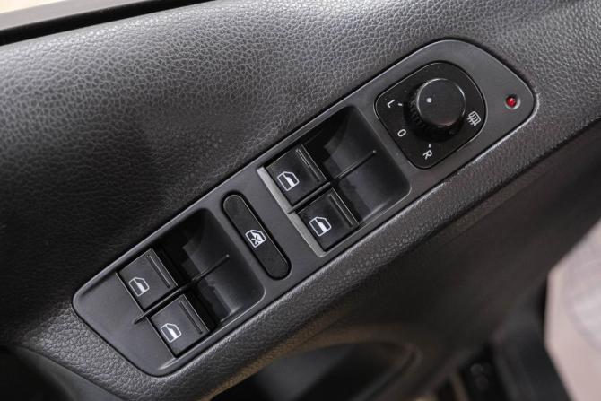 Volkswagen Tiguan I Рестайлинг с пробегом 2011 года, цена 899 000 рублей, 191157 км, внедорожник, Автокод Объявления