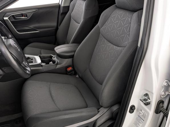 Toyota RAV4 V (XA50) с пробегом 2021 года, цена 3 750 000 рублей, 83536 км, внедорожник, Автокод Объявления