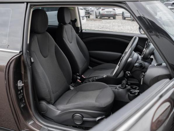 Mini Hatch II (R56) с пробегом 2010 года, цена 749 000 рублей, 192284 км, хэтчбек, Автокод Объявления