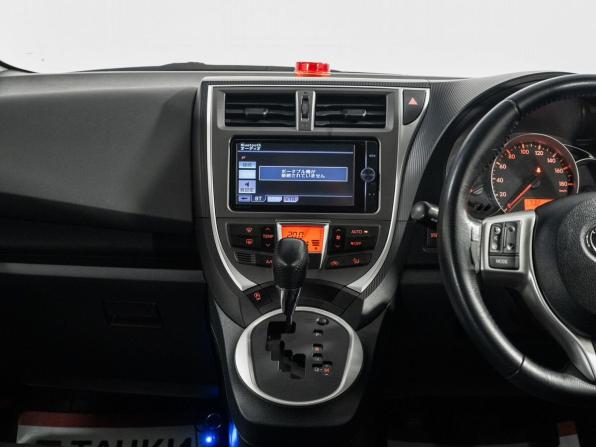Toyota Ractis II с пробегом 2013 года, цена 975 000 рублей, 178387 км, хэтчбек, Автокод Объявления