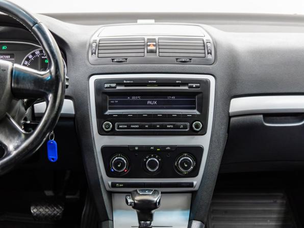 Skoda Octavia II (A5) Рестайлинг с пробегом 2012 года, цена 768 000 рублей, 153922 км, лифтбек, Автокод Объявления