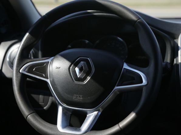 Renault Logan II Рестайлинг с пробегом 2019 года, цена 835 000 рублей, 110600 км, седан, Автокод Объявления