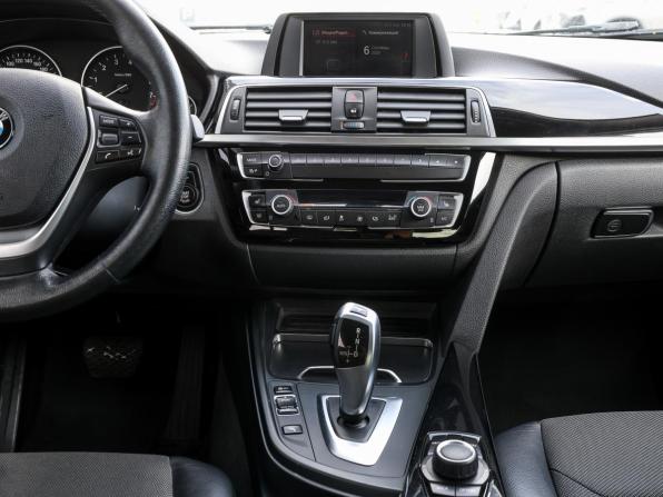 BMW 3 серии VI (F3x) Рестайлинг с пробегом 2018 года, цена 1 849 000 рублей, 180916 км, седан, Автокод Объявления