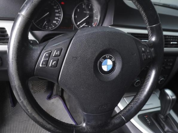 BMW 3 серии V (E90/E91/E92/E93) Рестайлинг с пробегом 2010 года, цена 965 000 рублей, 208396 км, седан, Автокод Объявления