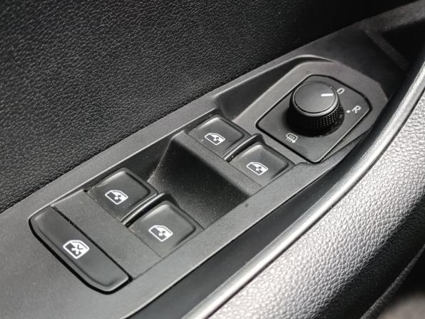 Skoda Karoq I с пробегом 2021 года, цена 2 190 000 рублей, 119165 км, внедорожник, Автокод Объявления