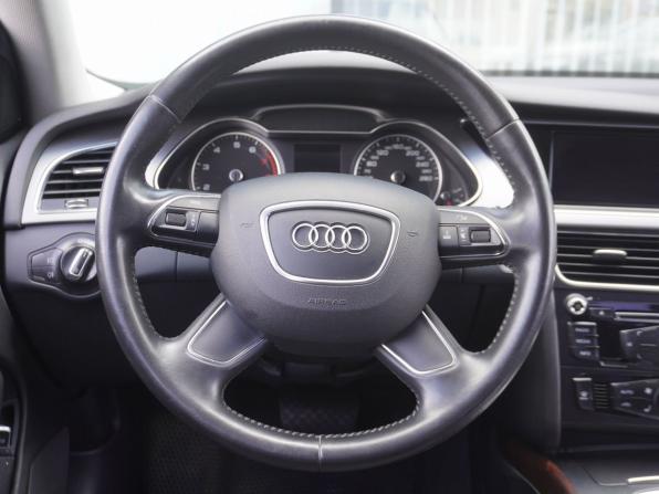Audi A4 IV (B8) Рестайлинг с пробегом 2012 года, цена 1 100 000 рублей, 277436 км, седан, Автокод Объявления