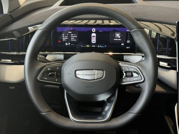 Geely Atlas II с пробегом 2024 года, цена 3 140 000 рублей, 8000 км, внедорожник, Автокод Объявления